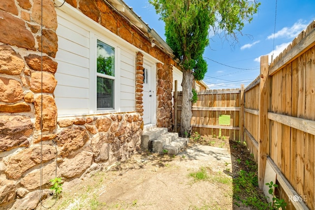 415 E Harris Ave, San Angelo, TX 79903 - view of yard with entry steps