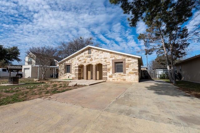 view of front facade