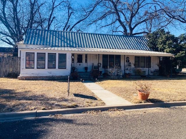 view of front of house with covered porch