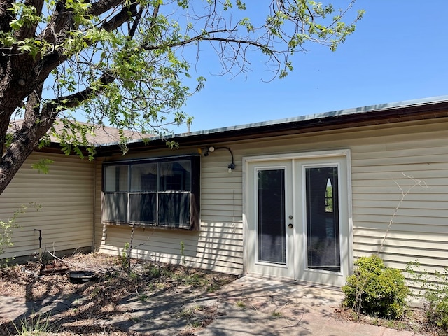 165 Edinburgh Rd, San Angelo, TX 76901 - rear view of property featuring french doors