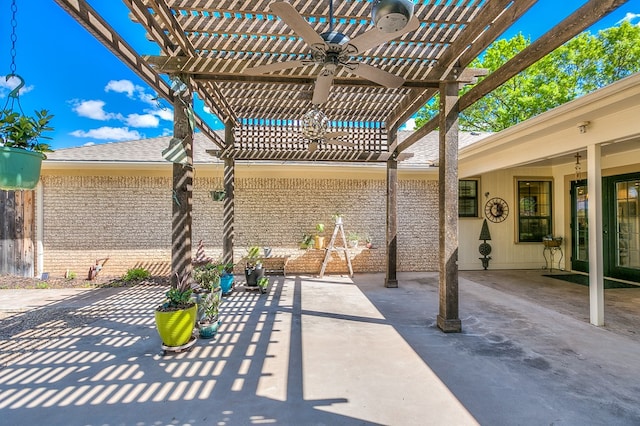 view of patio with a pergola and a ceiling fan