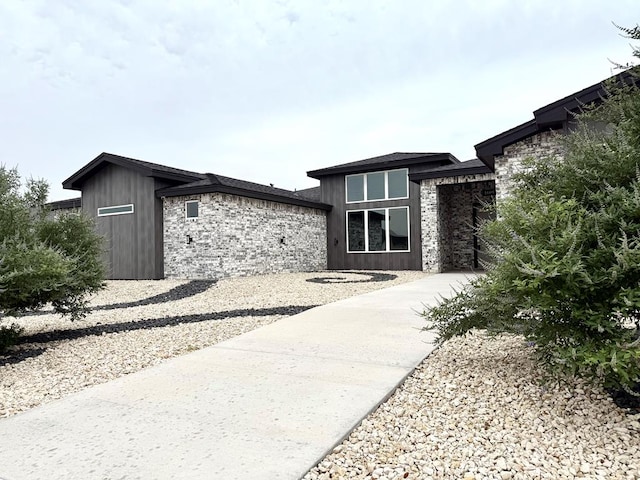 1609 Club House Ln, San Angelo, TX 76904 - view of front of house featuring driveway
