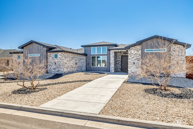 1609 Club House Ln, San Angelo, TX 76904 - view of front of property with driveway