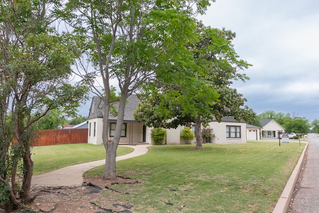 1905 Live Oak St, San Angelo, TX 76901 - view of front of property featuring a front yard and fence