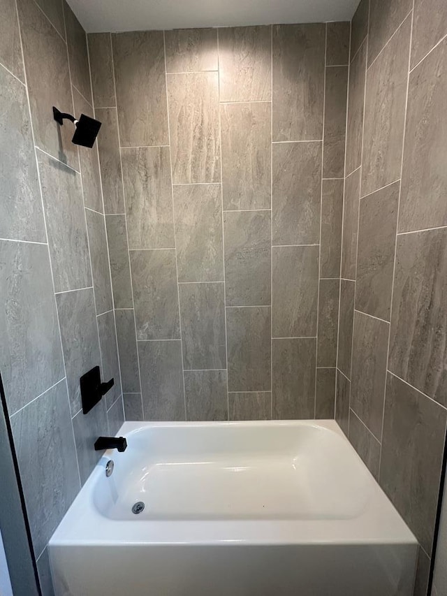 3611 Clearview Dr, San Angelo, TX 76904 - bathroom with bathtub / shower combination