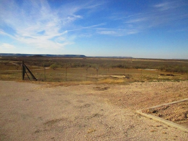 view of yard featuring a rural view