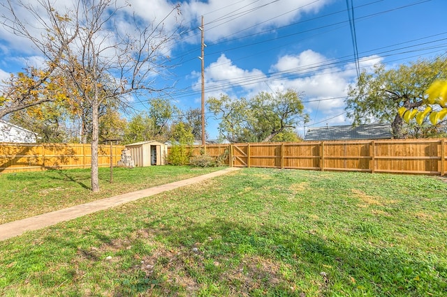 222 S Jackson Ave, San Angelo, TX 76901 - view of yard