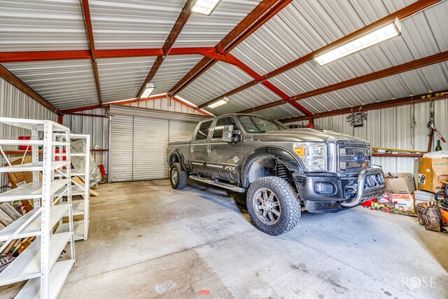 1103 E 43rd St, San Angelo, TX 76903 - garage featuring metal wall