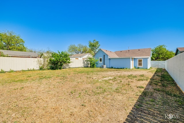 34 W 9th St, San Angelo, TX 76903 - fenced backyard with a gate