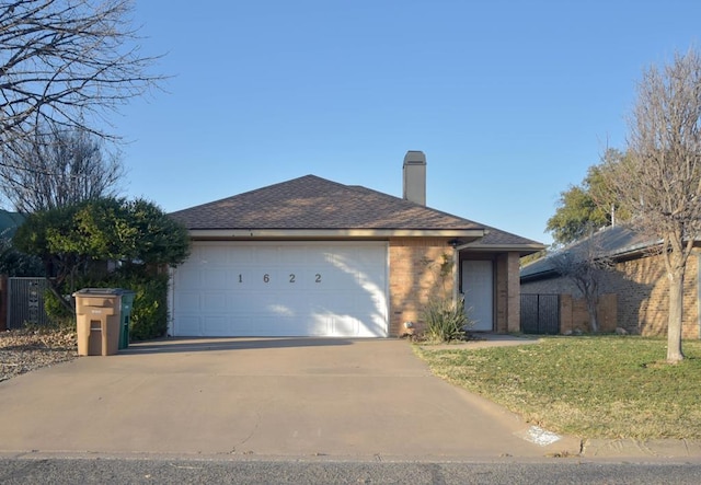 view of front facade featuring a garage