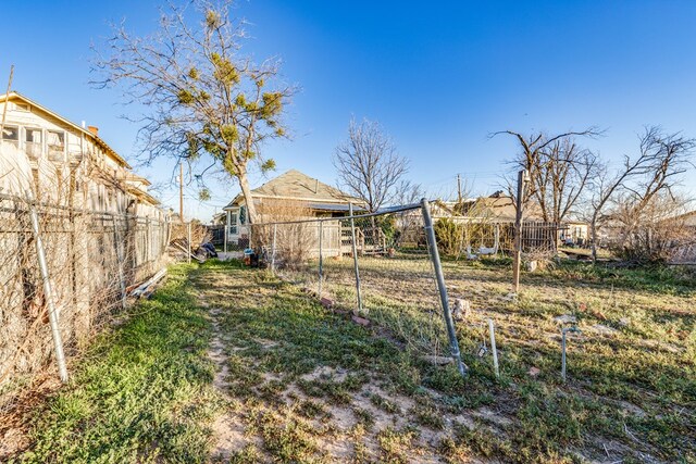 219 Bird St, San Angelo, TX 79603 - view of yard featuring fence