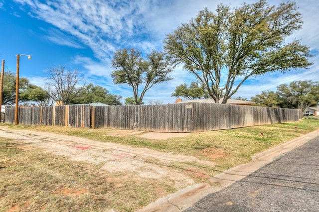 view of yard featuring fence