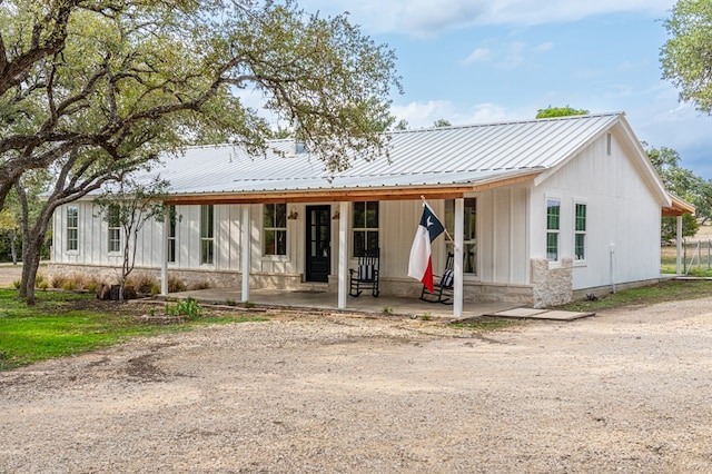 view of front of house featuring a patio area
