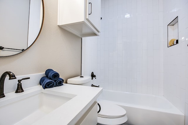2114 Deaton St, San Angelo, TX 76903 - full bath featuring toilet, vanity, and shower / bath combination