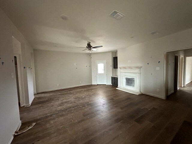 unfurnished dining area featuring an inviting chandelier