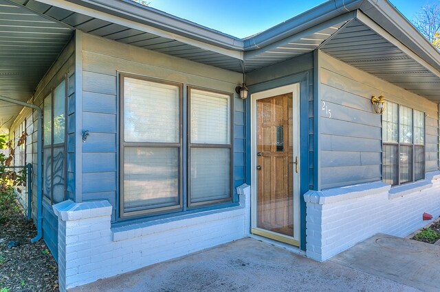 view of property entrance