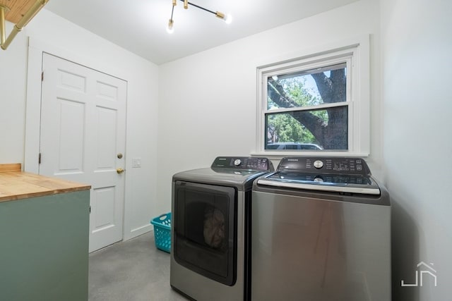 2301 Sul Ross St, San Angelo, TX 76904 - laundry room with independent washer and dryer and laundry area