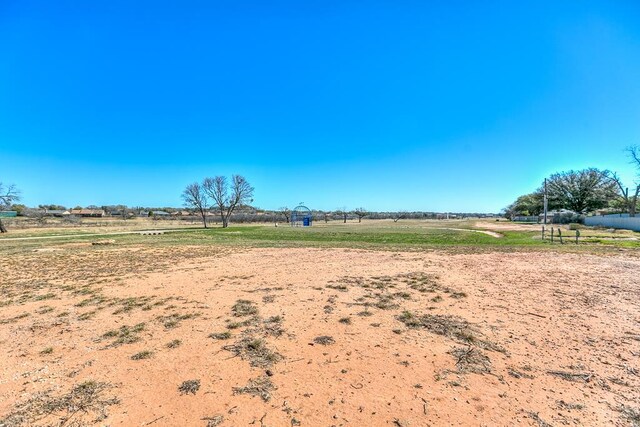 view of yard featuring a rural view