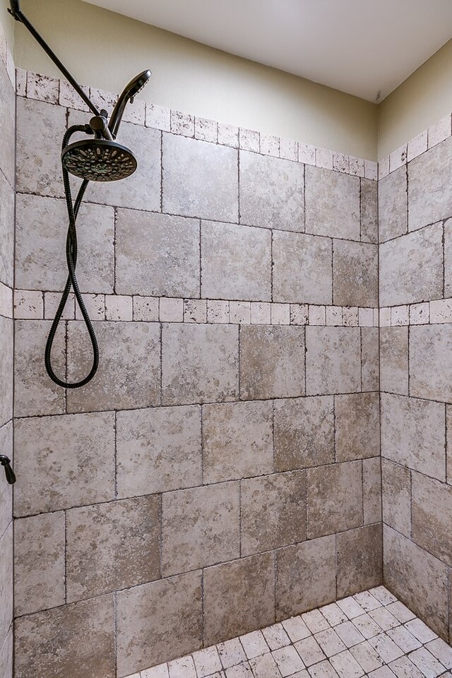 details featuring a tile shower