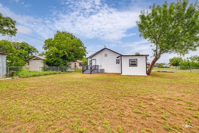 935 E 40th St, San Angelo, TX 76903 - view of fenced backyard