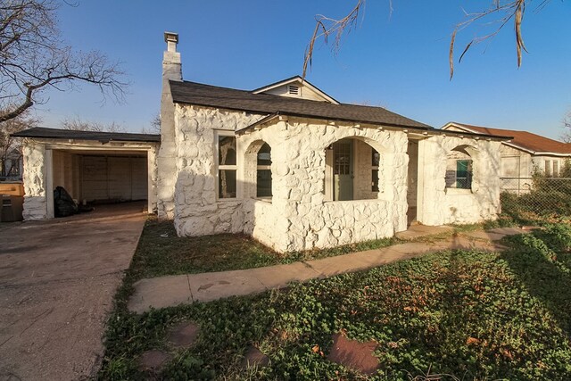 view of home's exterior