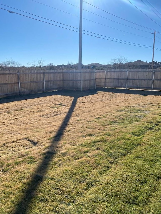 5610 Slayde St, San Angelo, TX 76904 - view of yard