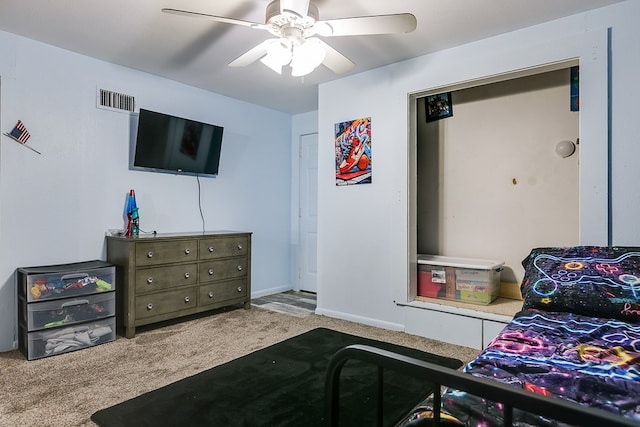 421 N Archer St, San Angelo, TX 76903 - carpeted bedroom with ceiling fan
