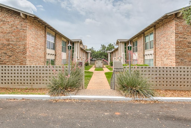 2472-D University Ave, San Angelo, TX 76904 - view of home's community featuring a residential view