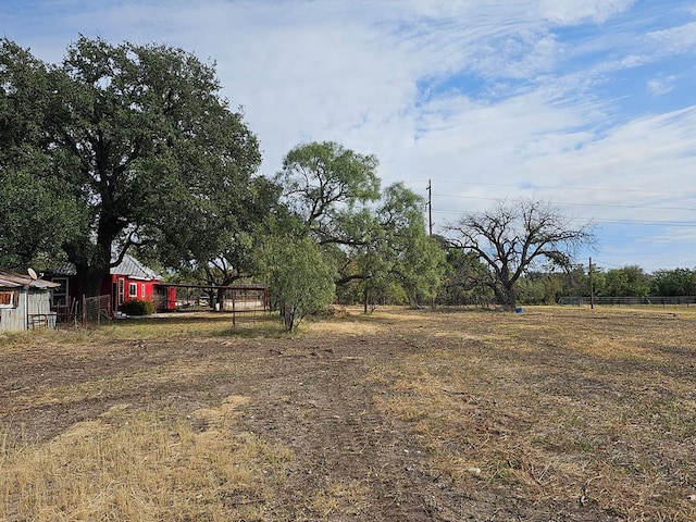 view of yard featuring a rural view