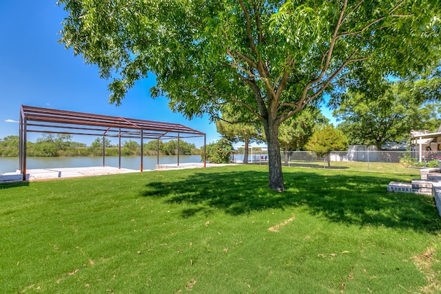 view of yard featuring a water view