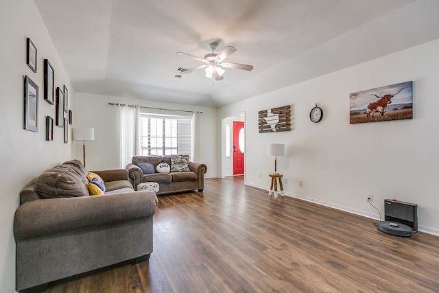6038 Winners Cir, San Angelo, TX 76904 - living area with dark wood-style floors, ceiling fan, baseboards, and vaulted ceiling