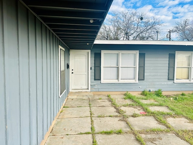 view of property entrance