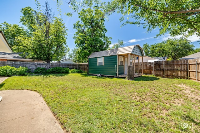 2713 Canyon Creek Dr, San Angelo, TX 76904 - view of yard featuring an outdoor structure