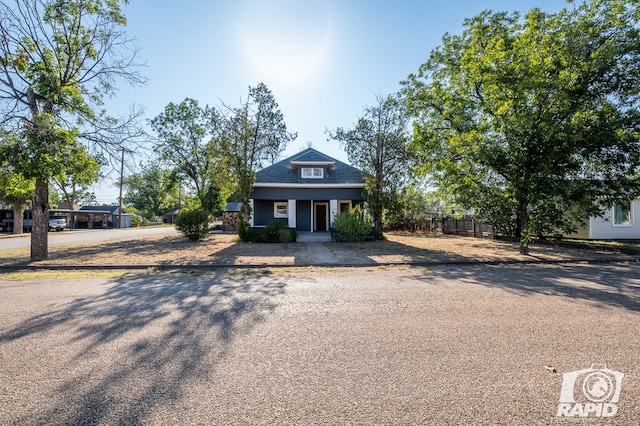 view of front of property