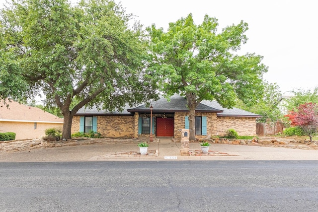 3329 Clearview Dr, San Angelo, TX 76904 - view of front of property featuring brick siding