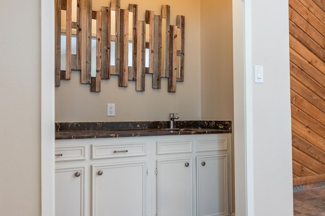 3329 Clearview Dr, San Angelo, TX 76904 - view of indoor wet bar