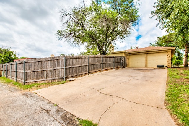 3306 Timber Ridge Dr, San Angelo, TX 76904 - view of detached garage
