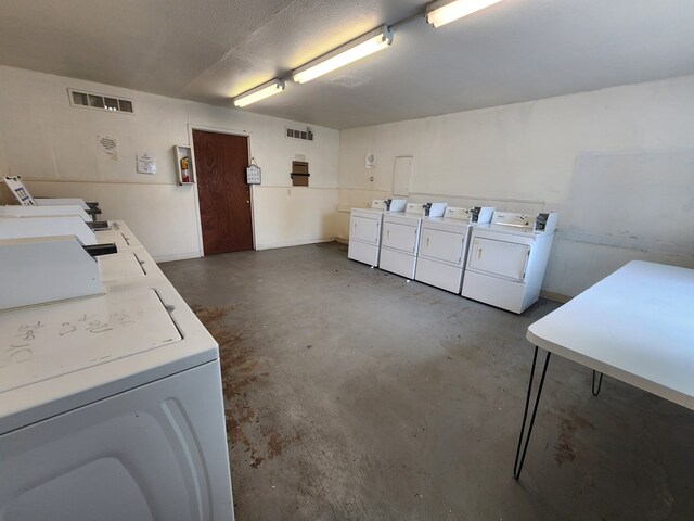 1901 Pulliam St, San Angelo, TX 76905 - shared laundry with independent washer and dryer
