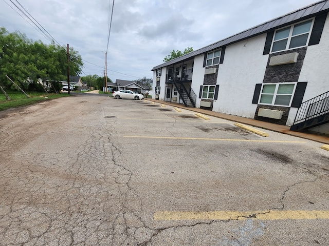 1901 Pulliam St, San Angelo, TX 76905 - uncovered parking lot with stairs