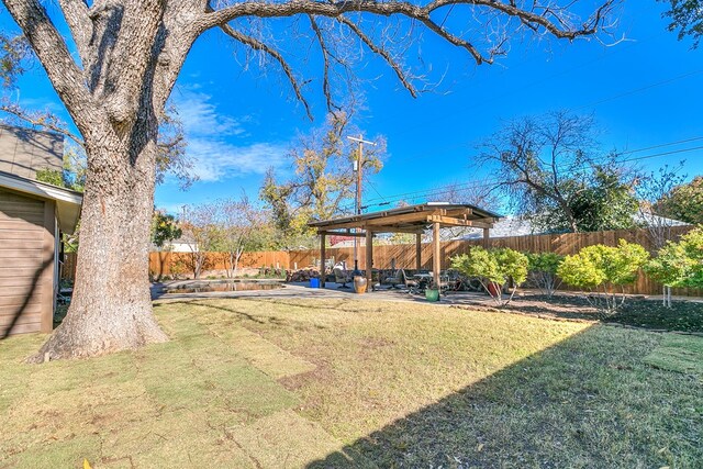 view of yard with a patio