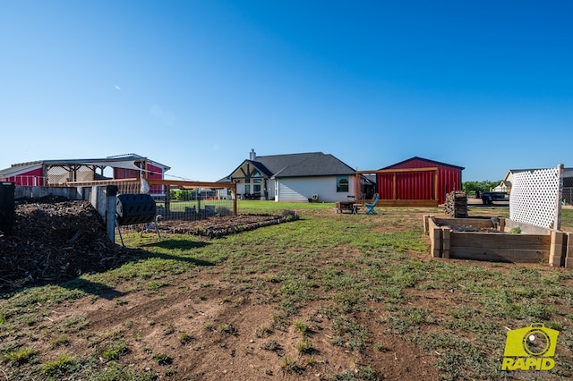 3536 Jaguar Trl, San Angelo, TX 76901 - view of yard featuring an outdoor structure and a pole building