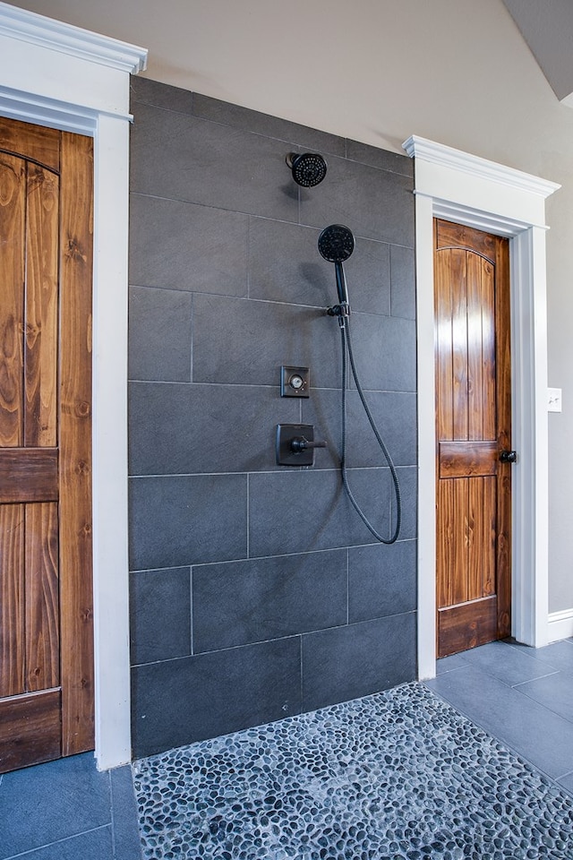 2030 Silver Creek Ct, San Angelo, TX 76904 - bathroom with tiled shower