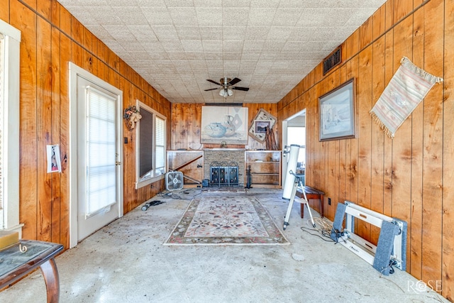 view of patio with ceiling fan