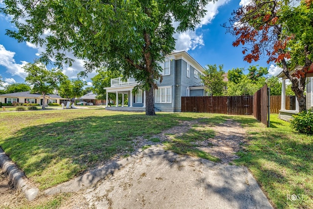 2 N Adams St, San Angelo, TX 76901 - view of yard with a balcony