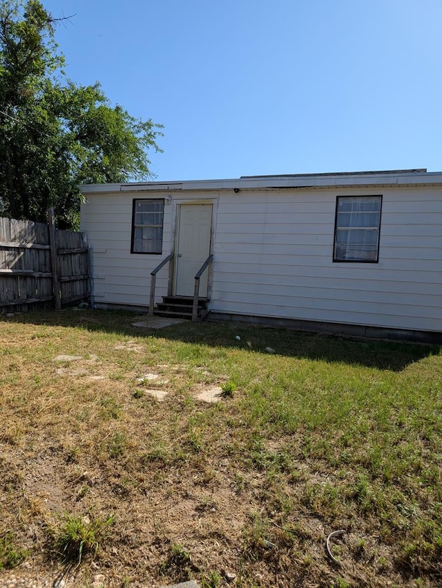 718 N Adams Ave, San Angelo, TX 76901 - back of property with entry steps