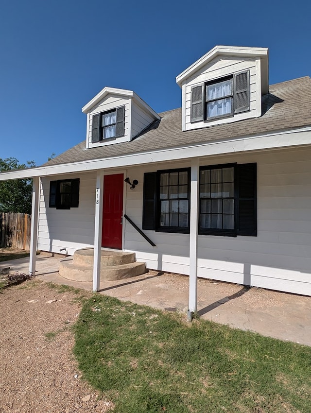718 N Adams Ave, San Angelo, TX 76901 - view of front of home with a shingled roof