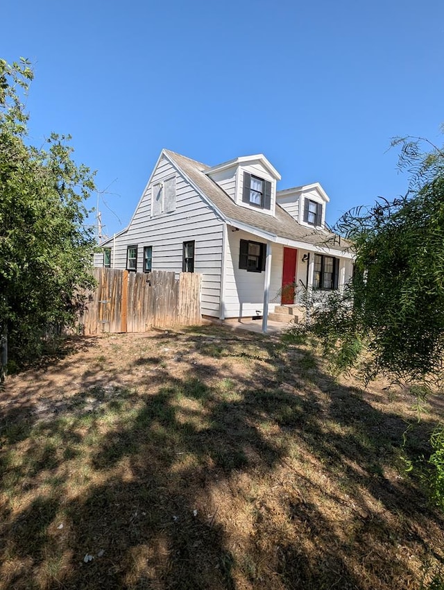 718 N Adams Ave, San Angelo, TX 76901 - view of front facade