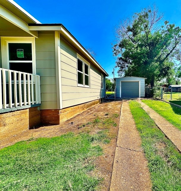 903 N 4th St, Ballinger, TX 76821 - photo 2