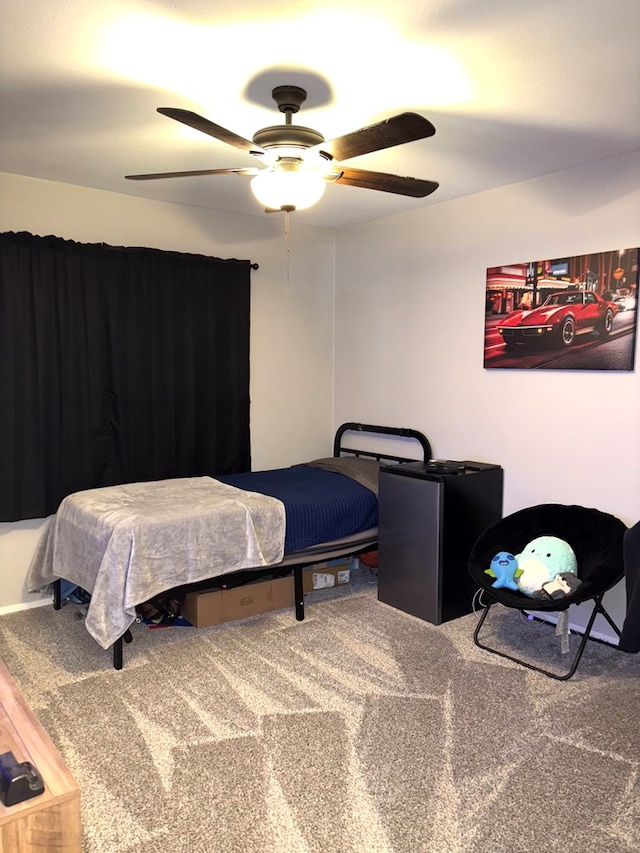 bedroom with ceiling fan