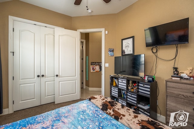 bedroom featuring a closet and ceiling fan